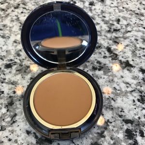 Estée Lauder Doublewear foundation